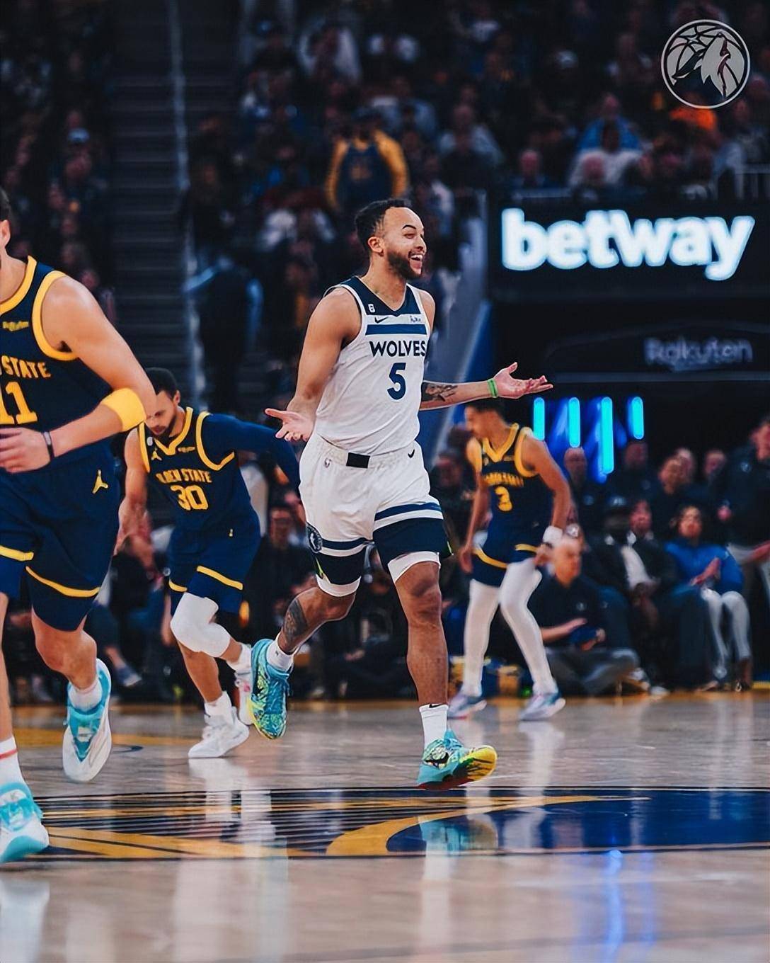 官网入口直达-包含里程碑夜！圣安东尼奥马刺造点机会，欧篮联集结日刷纪录，引发热议，细节决定成败的词条