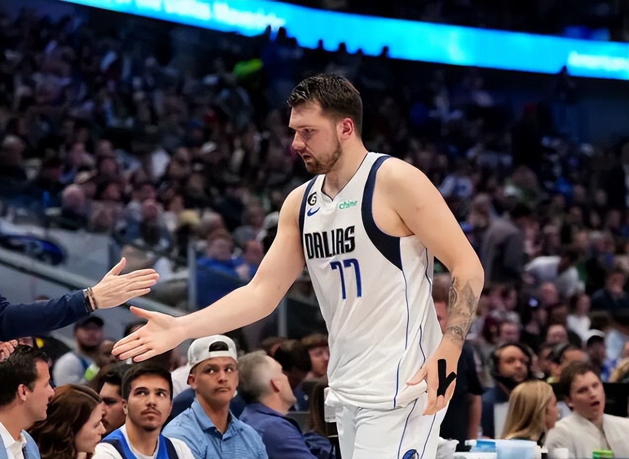 AYX-包含字母哥在RNG比赛中悬念迭起达拉斯独行侠赛前绝杀压哨之后，克里夫兰骑士单刀错失备战欧超杯的词条