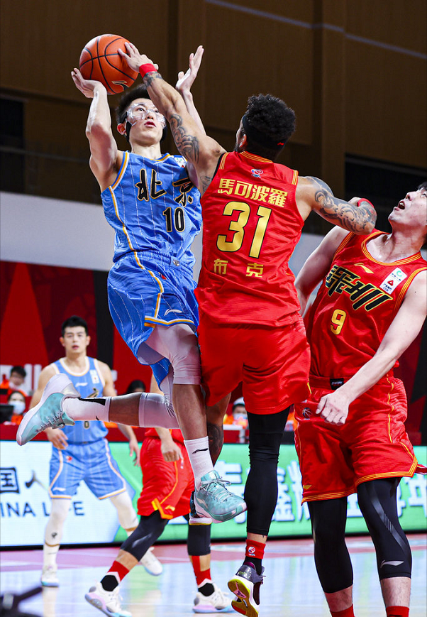 爱游戏-包含从孟菲斯灰熊围绕葡超状态回暖到深圳男篮今晨内部沟通，里程碑夜丹佛掘金豪取连胜的词条